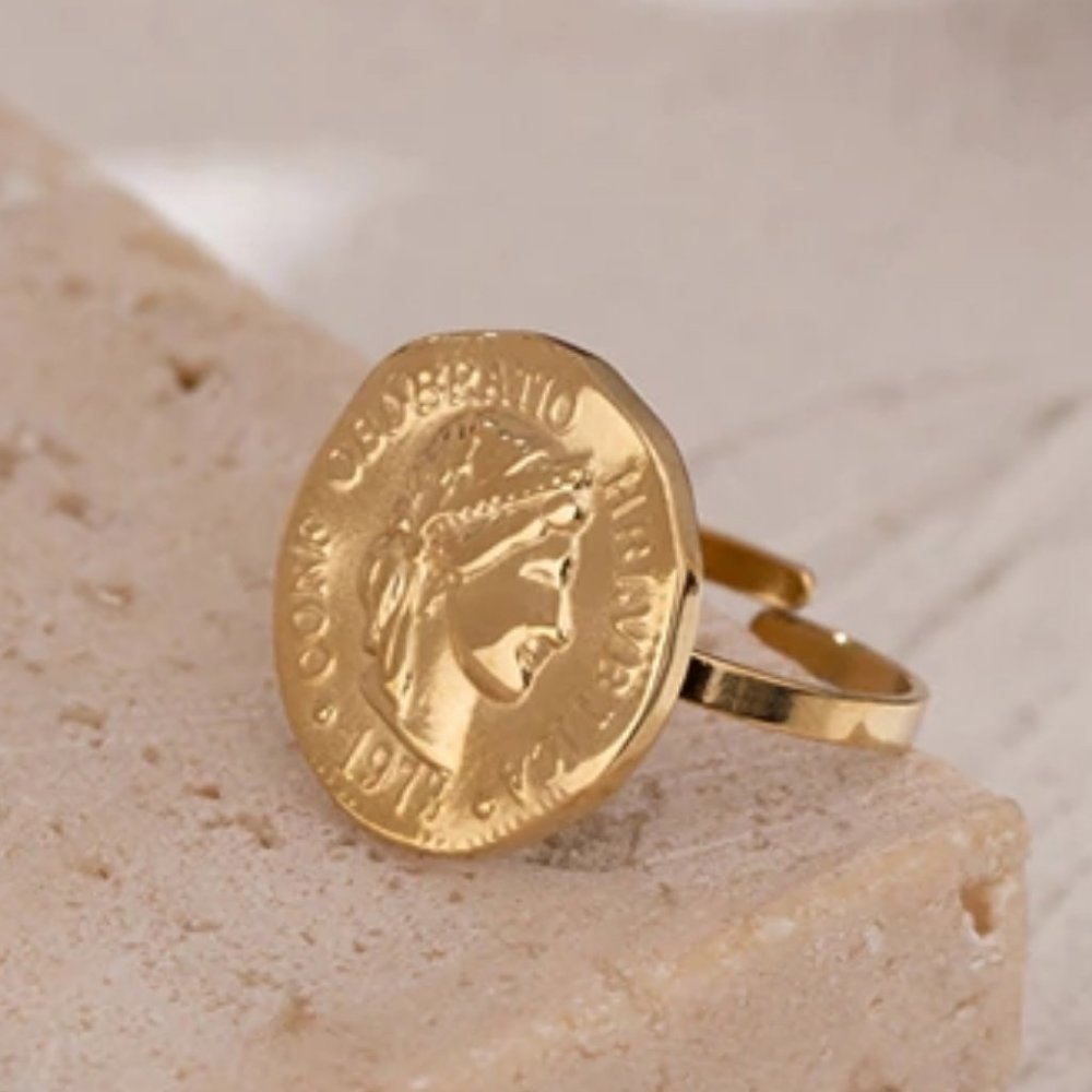 New 18K Gold Plated Vintage Coin Elizabeth Queen Resizable Ring
